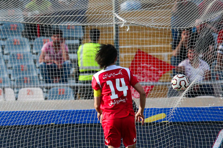 نوری رسما با مسیمیر یک ساله بست